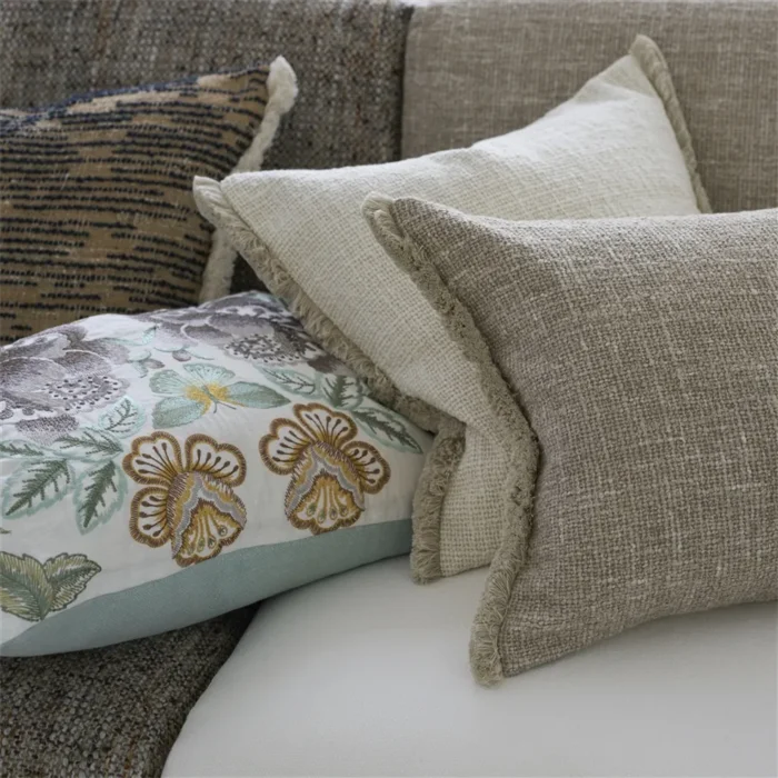 Isabella Embroidered Cameo Linen pyntepute 60x45 - Bilde 4