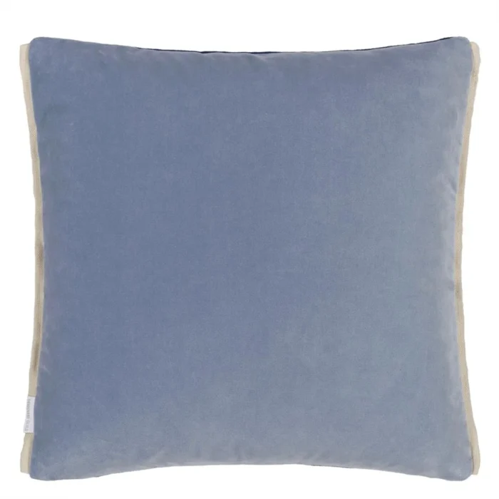 Alternative view of Varese Cerulean & Sky Velvet pyntepute 43x43
