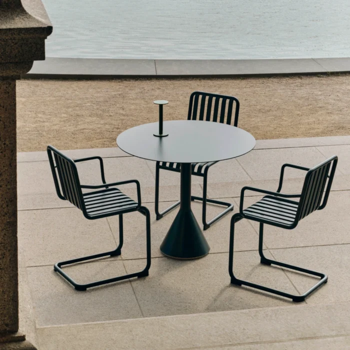 Alternative view of Palissade Cantilever armchair